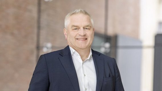 Portraitbild von Dr. Maik Tiedemann