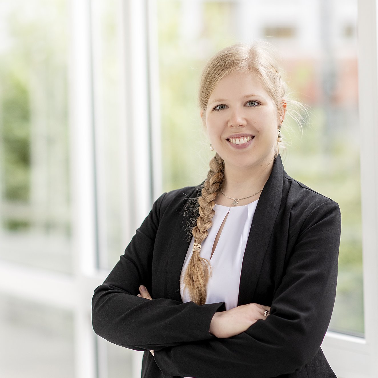 Portrait of our colleague Maike Raspel.